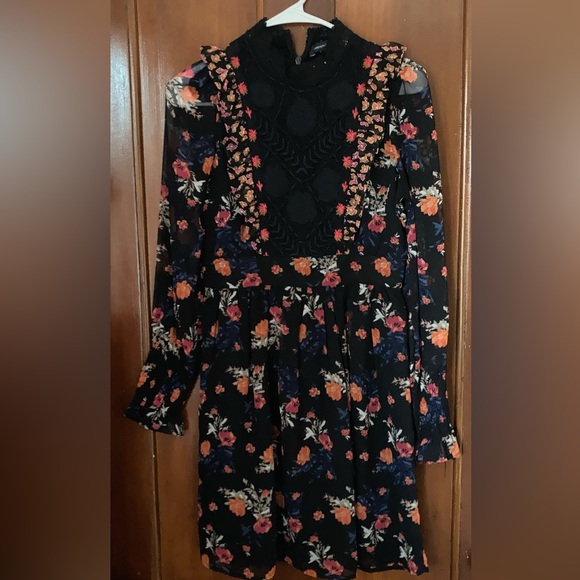 Lace and Ruffle Accented Unique Floral Long Sleeve Dress by French Connection - Picture 1 of 4